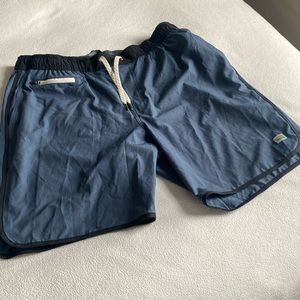 Vuori Banks shorts men’s size large